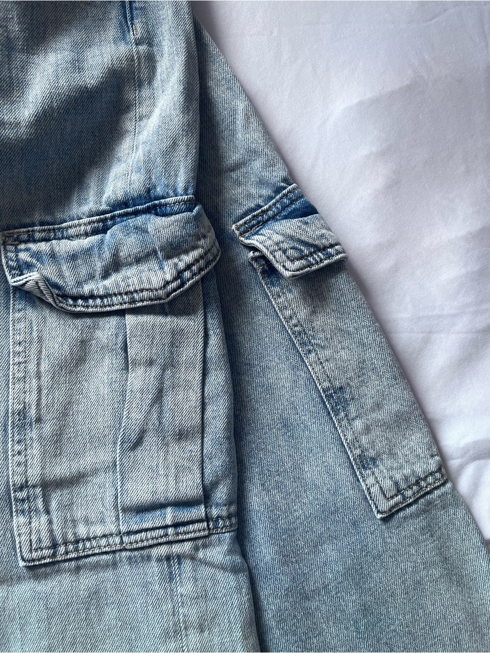 gap high waisted light wash cargo jeans